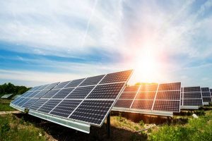 لوح طاقة شمسية | اختصاصية البناء للتطوير العقاري